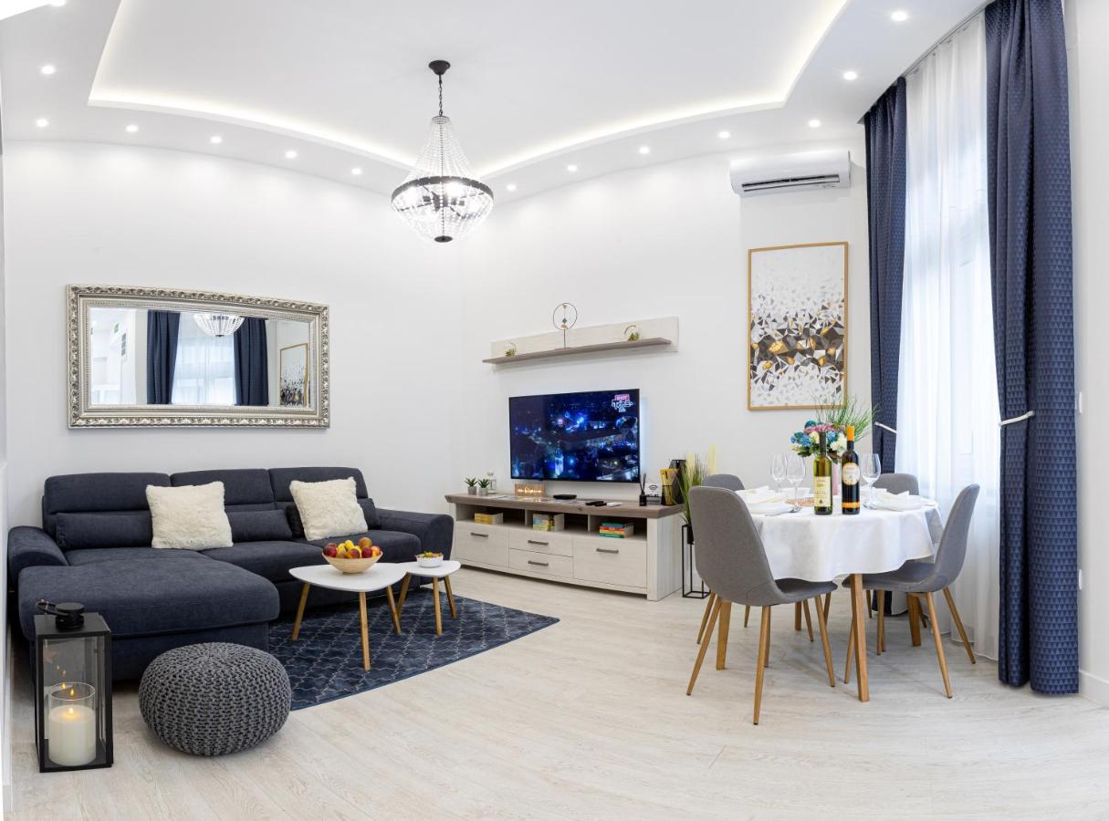 Theatre Square Apartments Νόβι Σαντ Εξωτερικό φωτογραφία