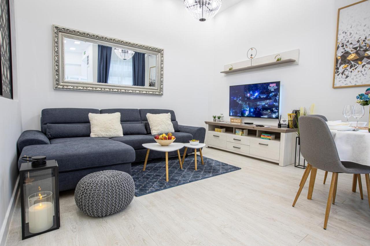 Theatre Square Apartments Νόβι Σαντ Εξωτερικό φωτογραφία