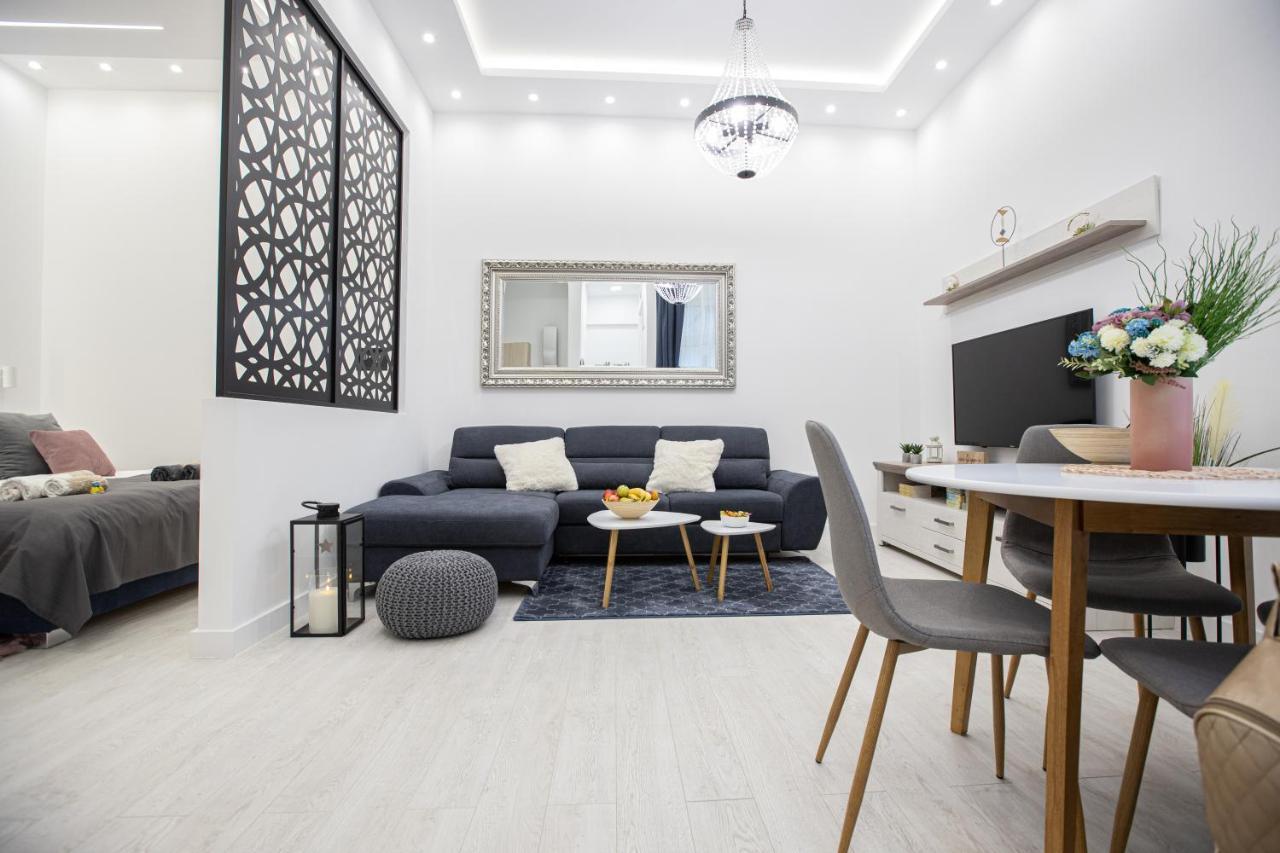 Theatre Square Apartments Νόβι Σαντ Εξωτερικό φωτογραφία