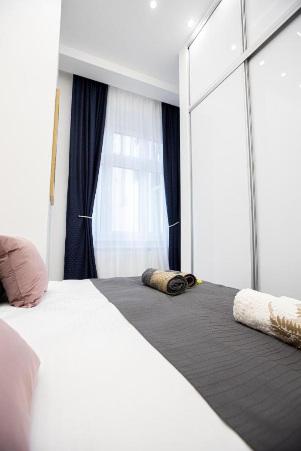 Theatre Square Apartments Νόβι Σαντ Εξωτερικό φωτογραφία