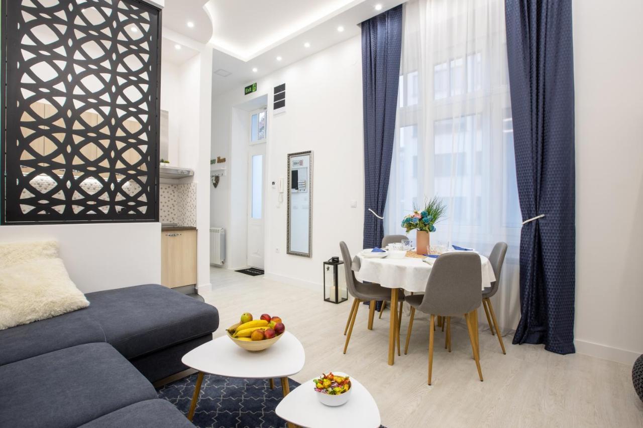 Theatre Square Apartments Νόβι Σαντ Εξωτερικό φωτογραφία