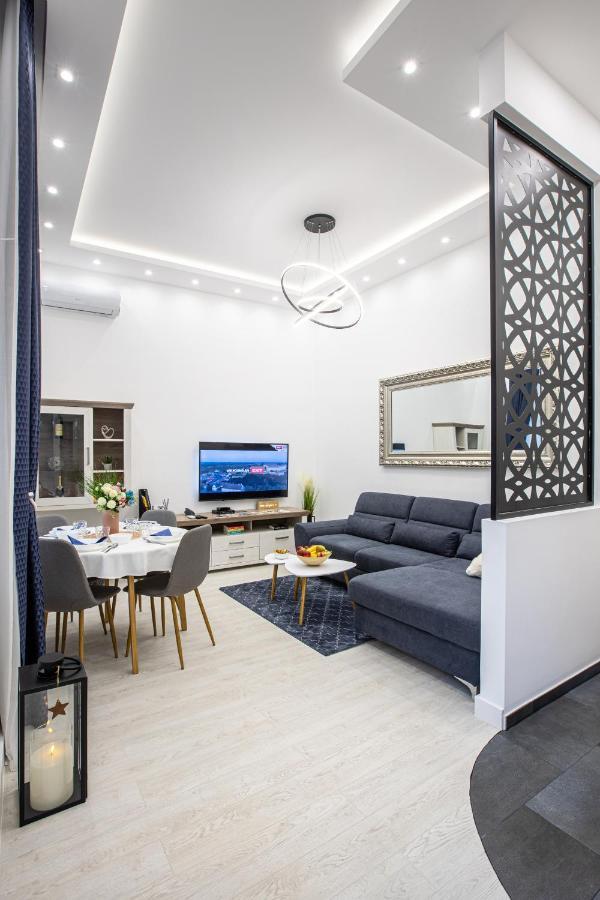 Theatre Square Apartments Νόβι Σαντ Εξωτερικό φωτογραφία