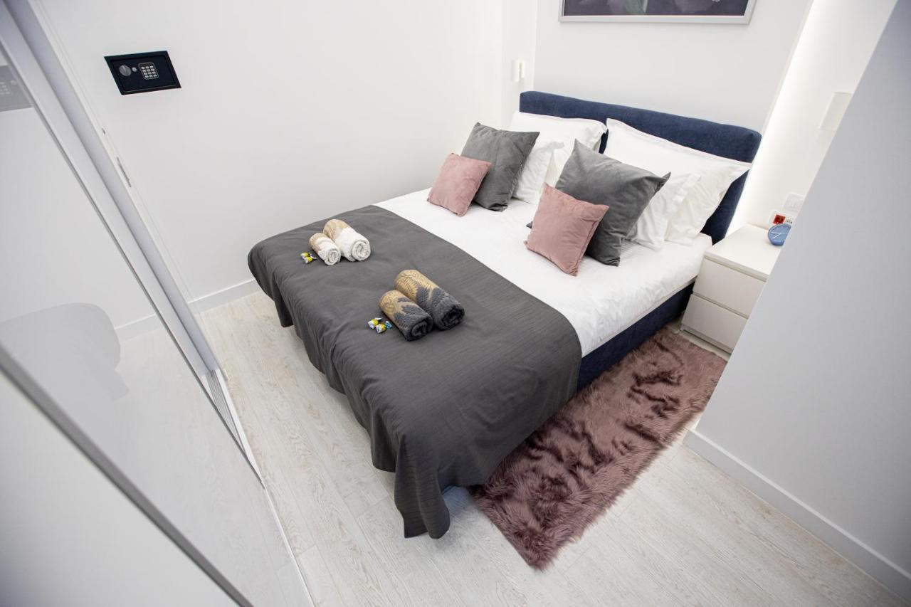 Theatre Square Apartments Νόβι Σαντ Εξωτερικό φωτογραφία