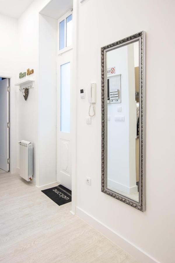 Theatre Square Apartments Νόβι Σαντ Εξωτερικό φωτογραφία